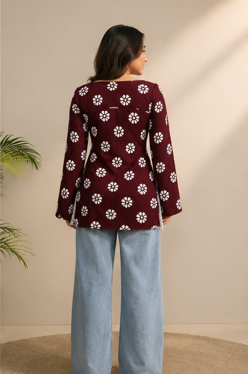 Daisy Square Neck Top