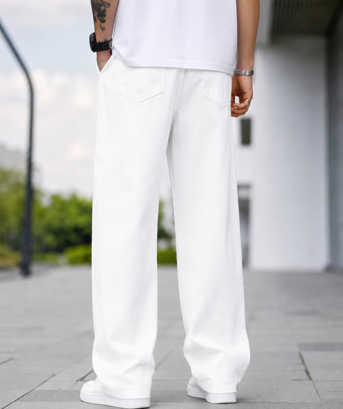 White Relaxed Fit Denim Jeans
