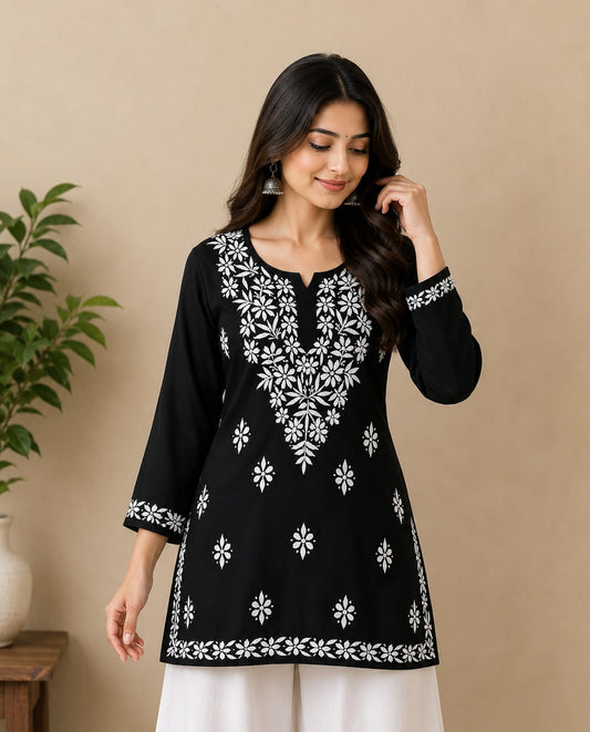 NEW ARRIVALS 🖤 Black Floral Printed Short Kurti