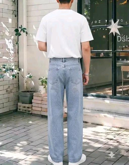 Men’s Relaxed Fit Light Blue Jeans